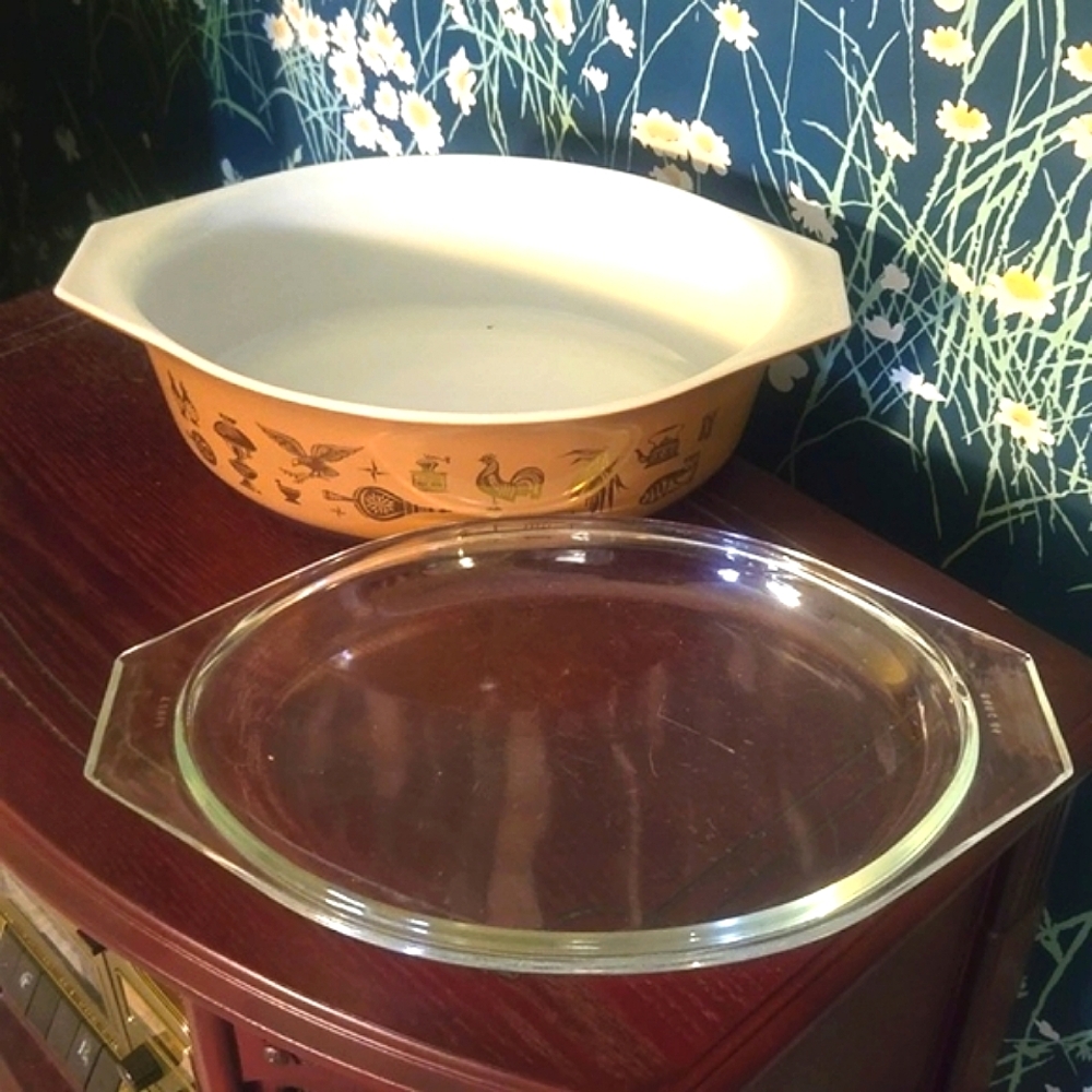 Pyrex AmerixanaEmbellished Casserole Dish - Picture 3 of 4